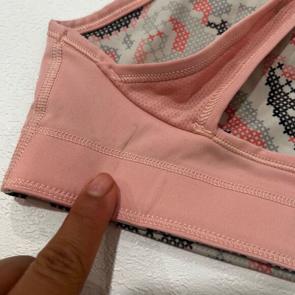 Nike Reversible Sports Bra (Women’s Small/Medium) – Pink & Patterned - Picture 3 of 8
